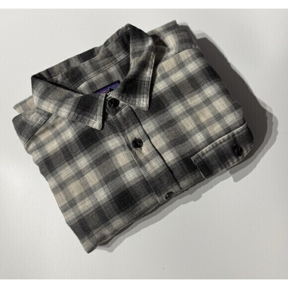 Patagonia Flannel Shirt Men S  GRAY COLOR  Lightweight Plaid 100% Organic Cotton